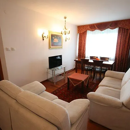Lucka Apartment *